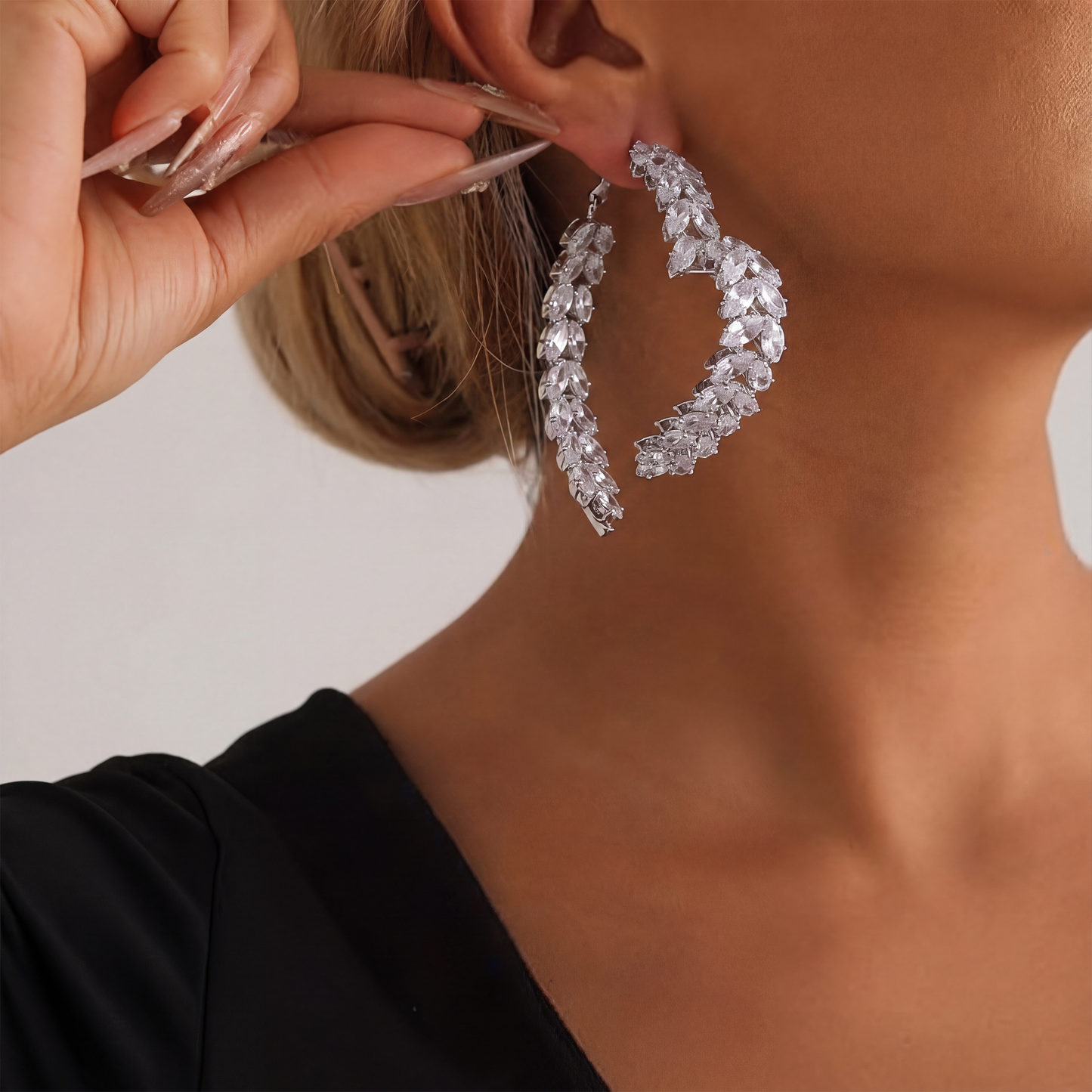 🔥🔥 90% OFF TODAY:"Zero-Gravity" Tassel Drops: Feather-Light Elegance, Maximum Sparkle.💖
